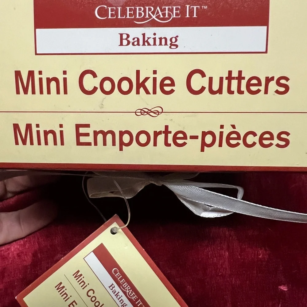 Mini Christmas Holiday Cookie Cutters, NWT